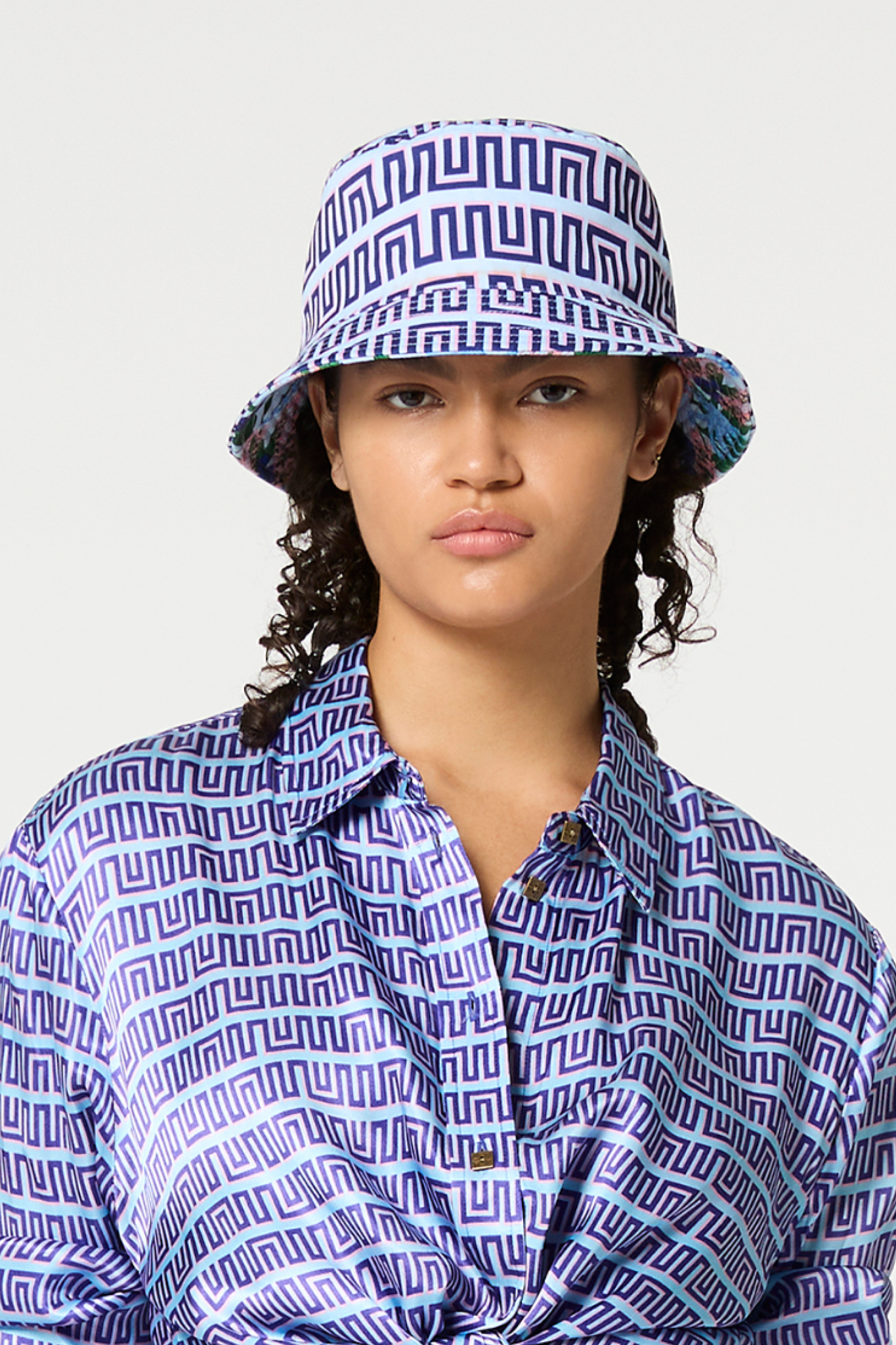 Quandong Reversible Bucket Hat